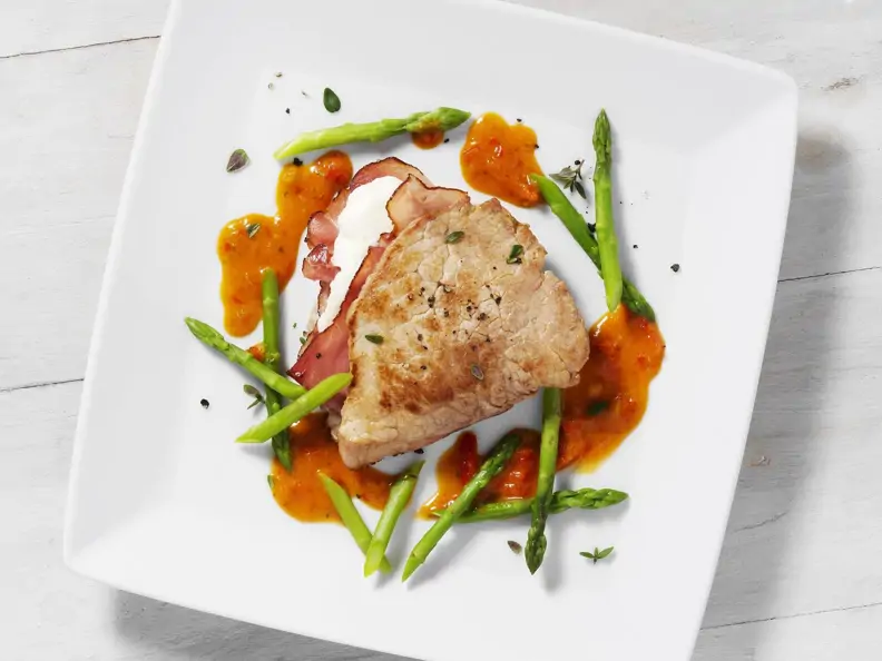 Cordon bleu mit Thai-Spargel