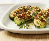 Gefüllte Zucchini mit Reis und Hackfleisch
