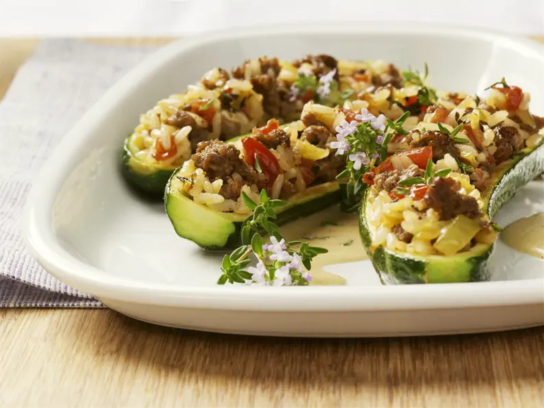 Gefüllte Zucchini mit Reis und Hackfleisch