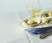 Champagner-Jakobsmuscheln mit Spinat