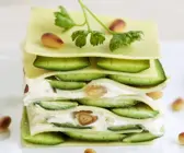 Lasagne mit Zucchini, Frischkäse und Pinienkernen