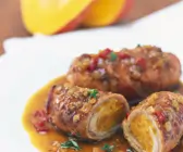 Kalbsrouladen mit Kürbis gefüllt dazu Amaretti-Soße