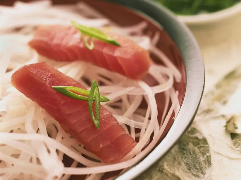 Sashimi mit Thunfisch und Rettich