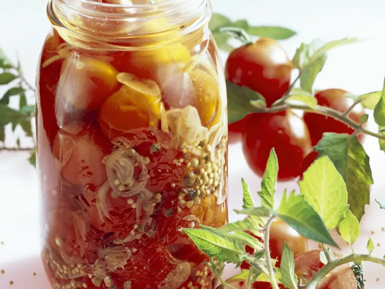 Tomaten in Essig-Marinade