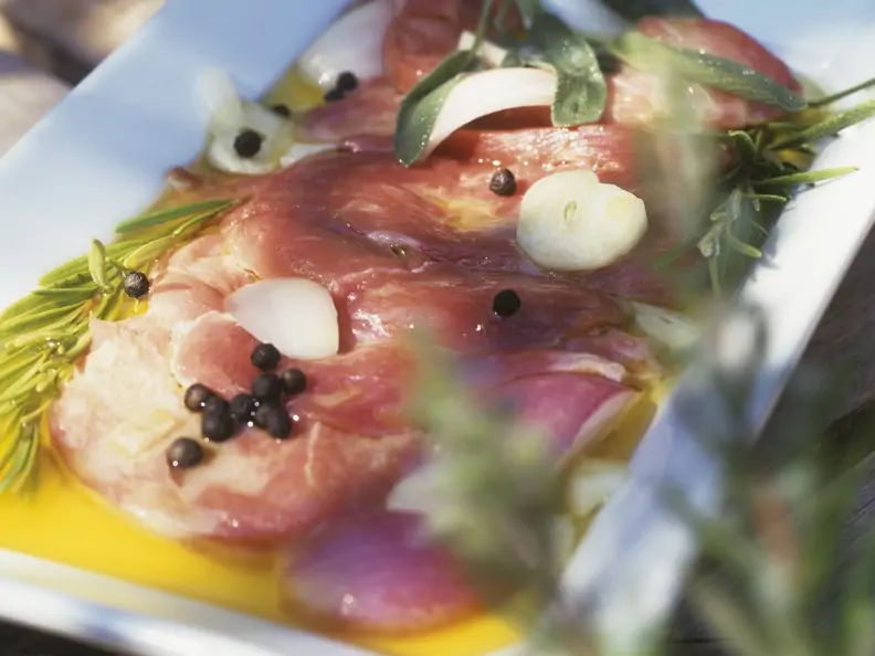 Kaninchen in Knoblauch-Marinade
