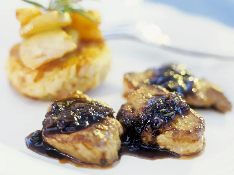 Steaks vom Wildschwein mit Wacholdersoße