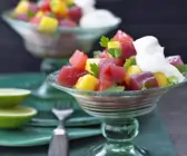 Thunfischsalat mit Mango, Melone und Schmand