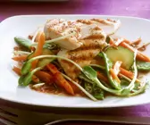 Gegrillte Hähnchenbrust mit Pfannengemüse