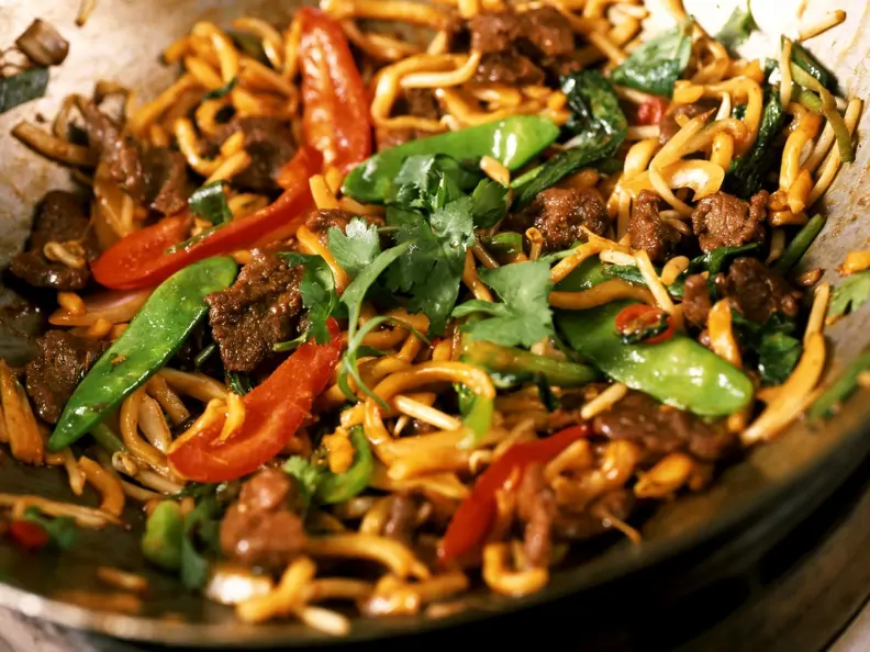 Rindfleisch-Gemüse-Curry aus dem Wok