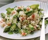 Couscoussalat mit Tomatendressing
