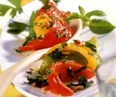 Antipasti aus Paprika mit Petersilien-Minz-Marinade