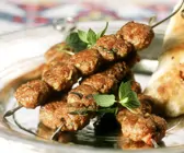 Hackfleischspieße auf türkische Art