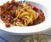 Spaghetti mit Gemüse-Bolognese