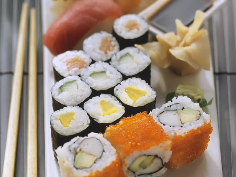 Verschiedene Sushi-Röllchen
