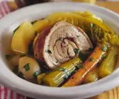 Französischer Eintopf mit Schweinebauch (Pot au feu)