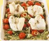 Wolfsbarsch mit Porree und Cherrytomaten aus dem Ofen