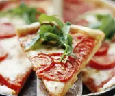 Pizza Margherita mit Rucola