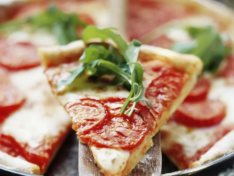 Pizza Margherita mit Rucola