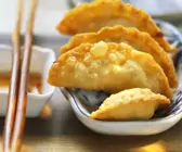 Frittierte Wan Tan mit Kartoffelfüllung