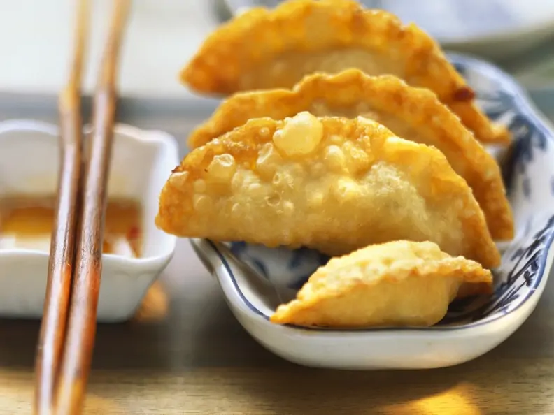 Frittierte Wan Tan mit Kartoffelfüllung