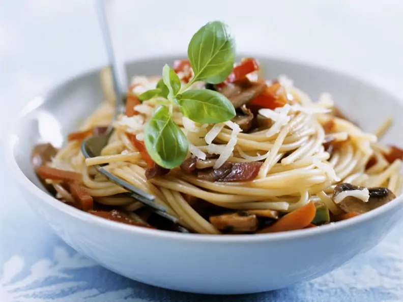 Pasta mit Pilzen und Gemüse