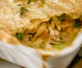 Hähnchenragout mit Blätterteighaube