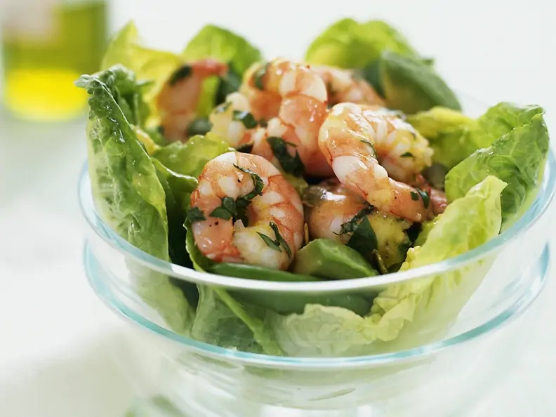 Salat mit Garnelen