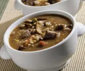 Rindfleisch-Graupen-Suppe mit Pilzen