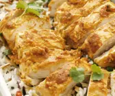 Hähnchen mit Joghurt-Currysoße und Reis