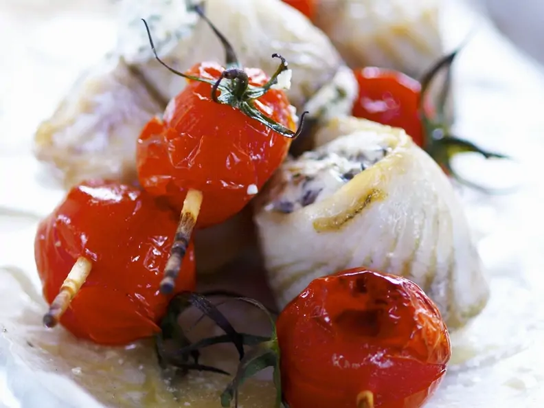 Heilbuttrouladen mit Tomaten