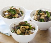 Pilzgemüse mit Tofu und Reis