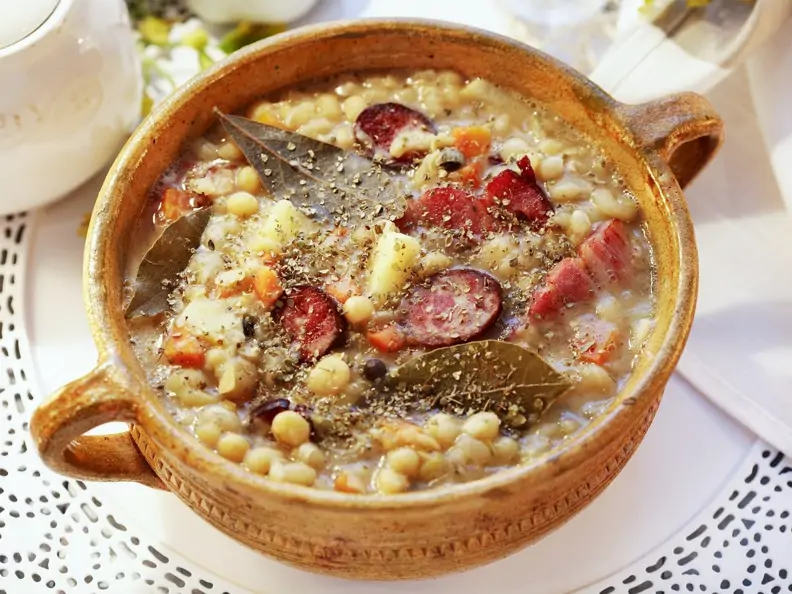 Erbsensuppe auf polnische Art