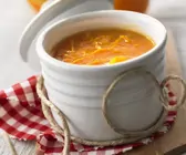 Senf mit Nektarinen und Orangenschale