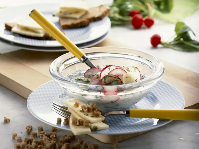 Kalte Radieschen-Buttermilch-Suppe