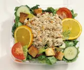 Bunter Thunfischsalat mit Croutons