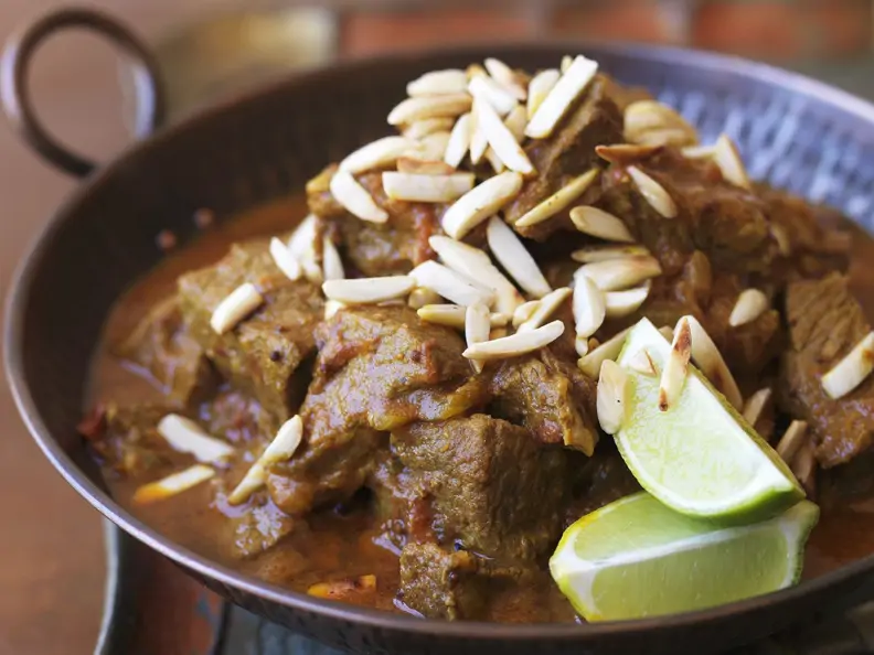 Rindfleisch-Curry mit Mandeln
