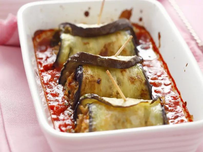 Auberginenröllchen mit Hackfleisch