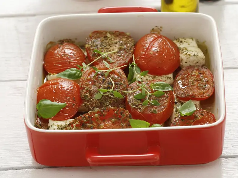 Gebackene Tomaten mit Schafskäse