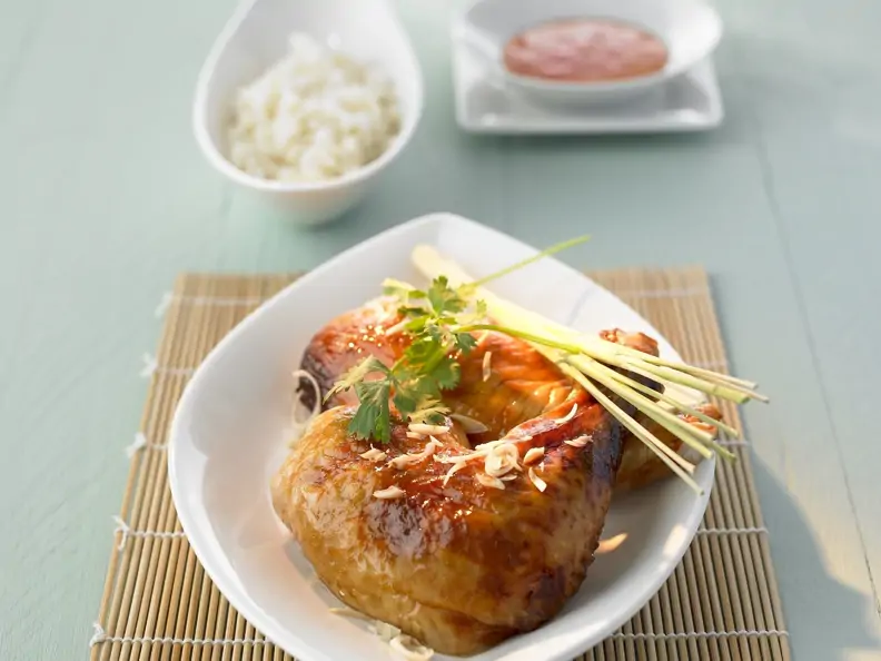 Gegrilltes Hähnchen auf thailändische Art mit Zitronengras