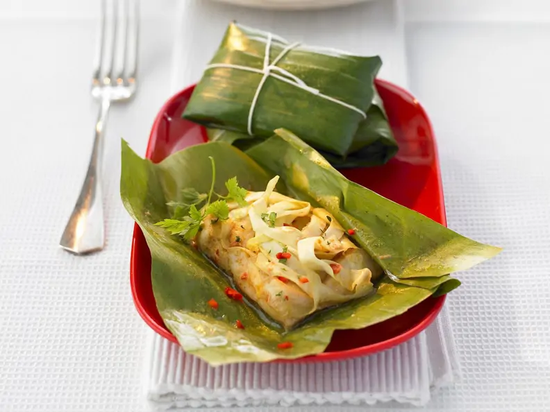 Pangasius im Bananenblatt gedämpft