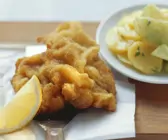Schnitzel nach Wiener Art mit Kartoffelsalat