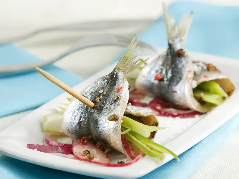 Sardinenröllchen mit Füllung
