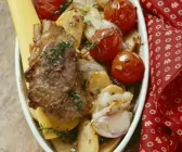 Gebratenes Lammfleisch mit Ofengemüse