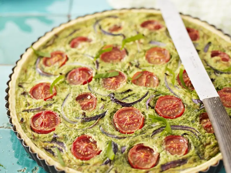 Bärlauch-Quiche mit Tomaten