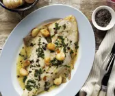 Scholle mit Knoblauch dazu Kartoffeln