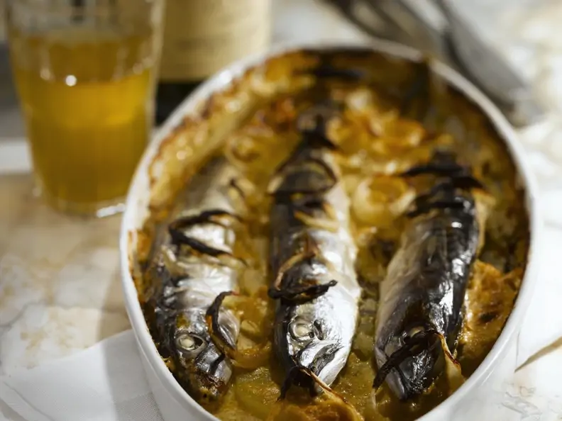 Kartoffelgratin mit Makrelen