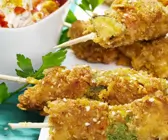 Panierte Hähnchen-Gemüse-Spieße
