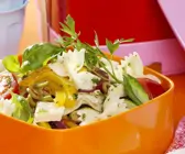 Gemüse-Nudelsalat mit Feta
