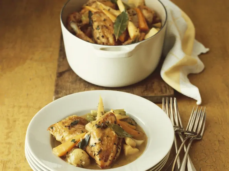 Gemüse-Hühnchen-Topf mit Pfifferlingen