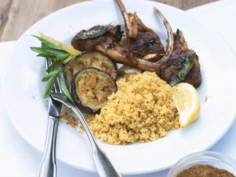 Lammchops mit Auberginen und Couscous